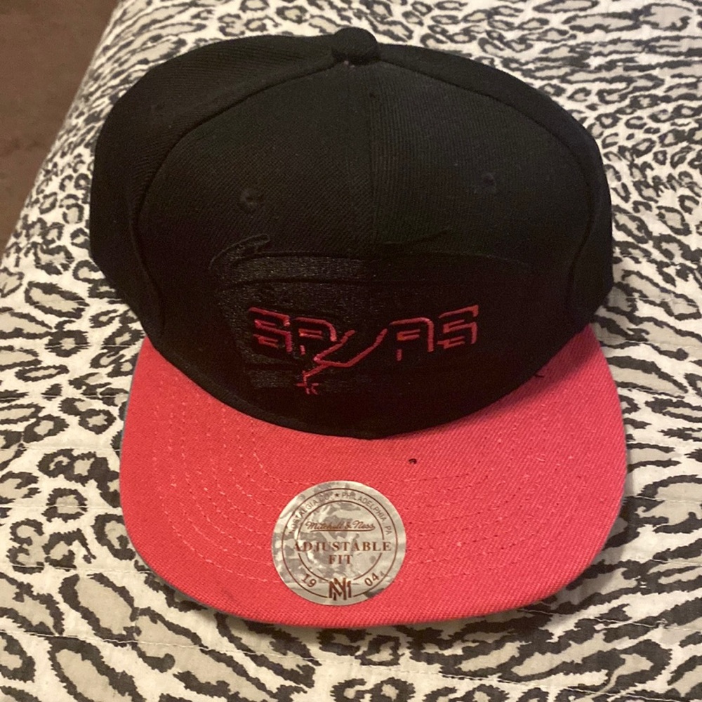 Brand new Spurs Mitchell & Ness SnapBack